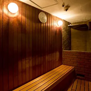 Capsule Land Yushima Japón